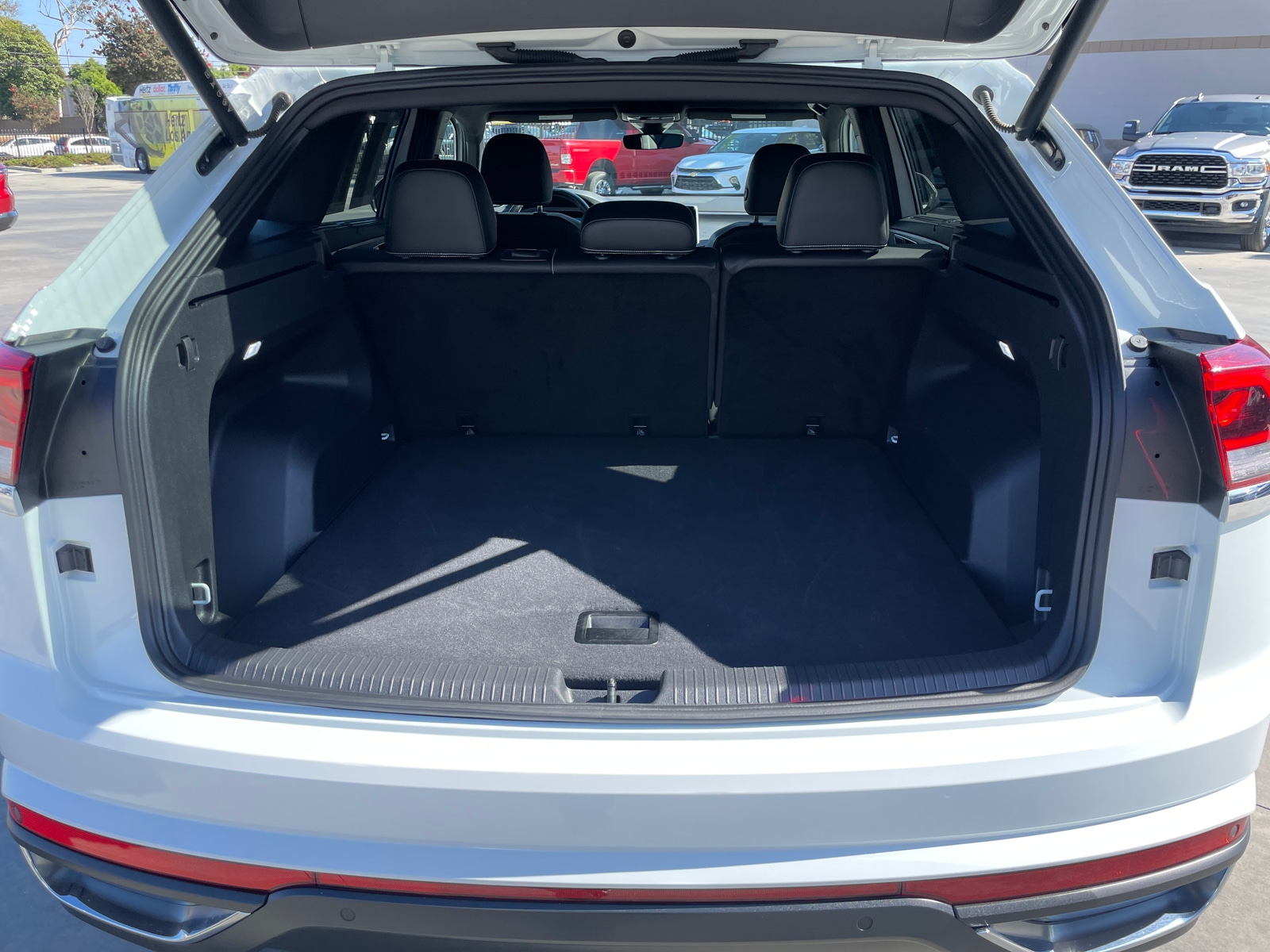 Thumbnail: 2025 Volkswagen Atlas - 6