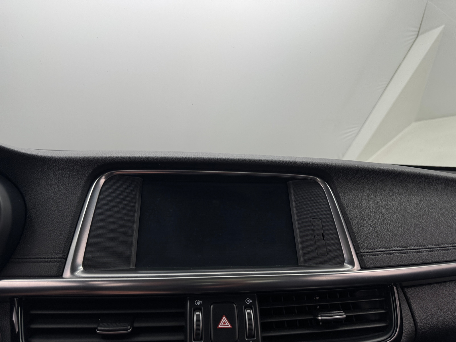 Thumbnail: 2017 Kia Optima - 3