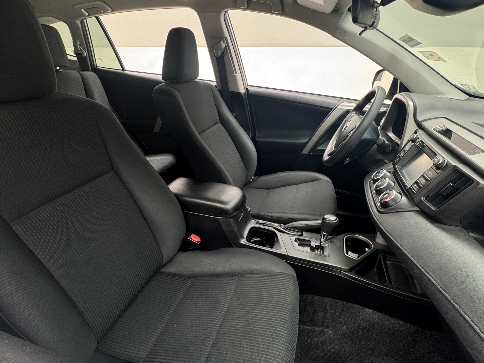 Thumbnail: 2018 Toyota RAV4 - 2