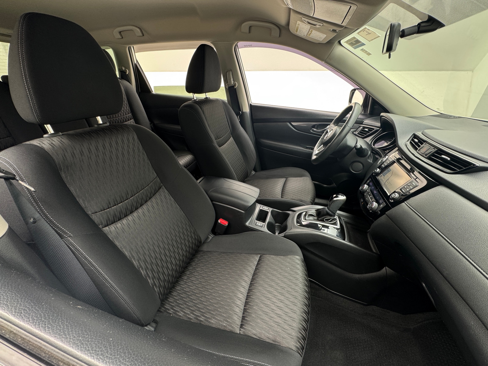 Thumbnail: 2017 Nissan Rogue - 2