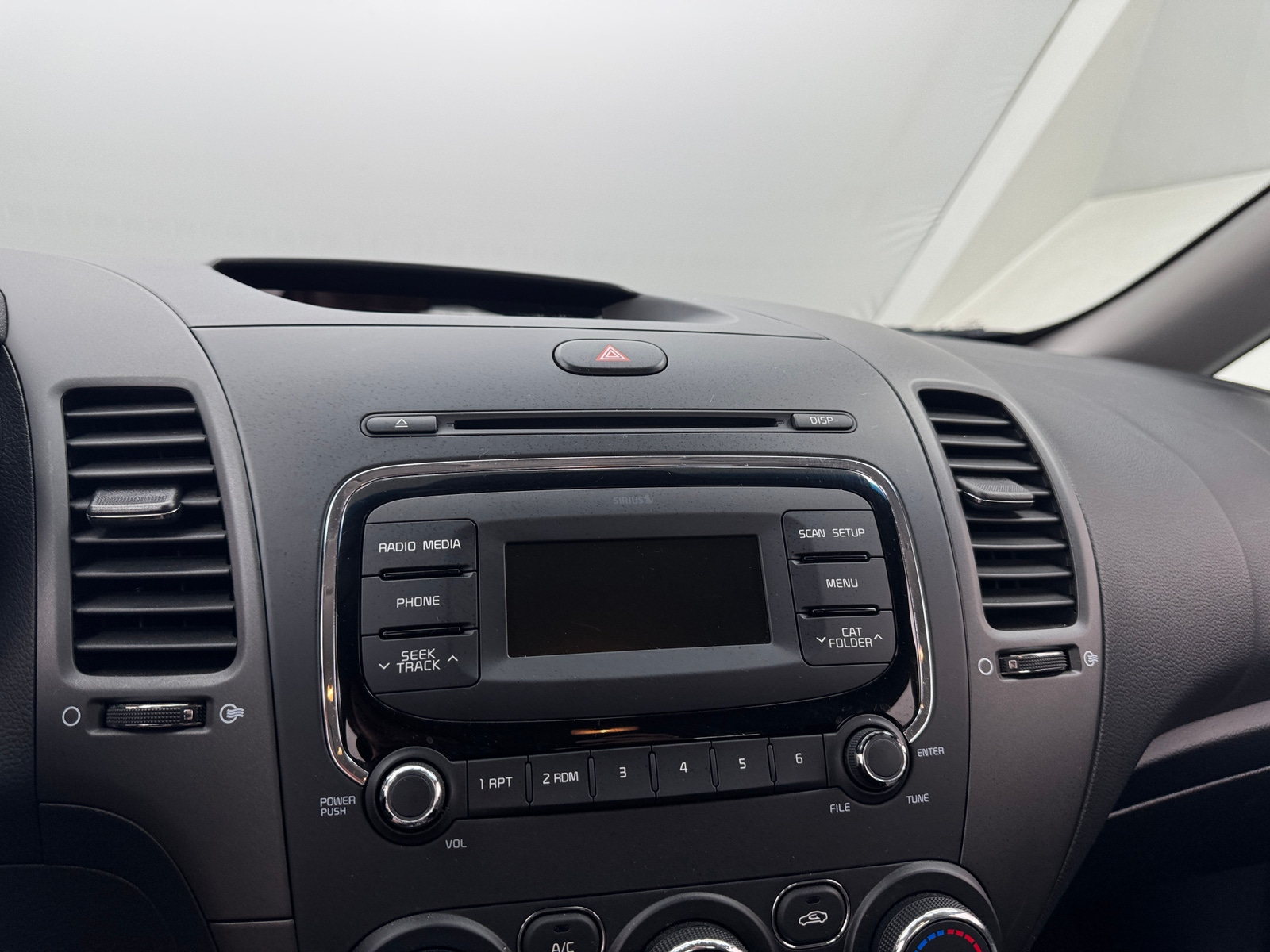 Thumbnail: 2018 Kia Forte - 4