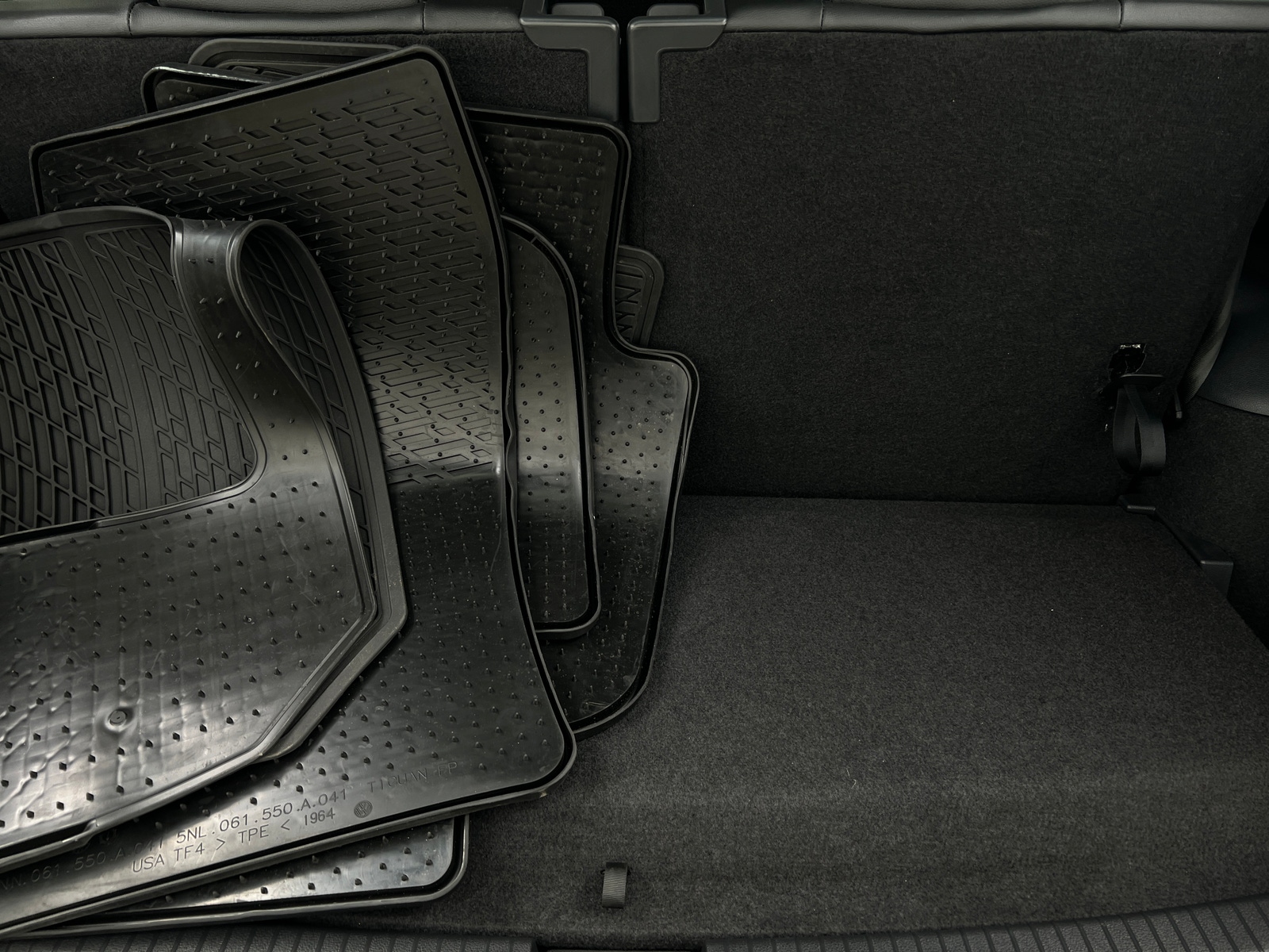 Thumbnail: 2021 Volkswagen Tiguan - 6