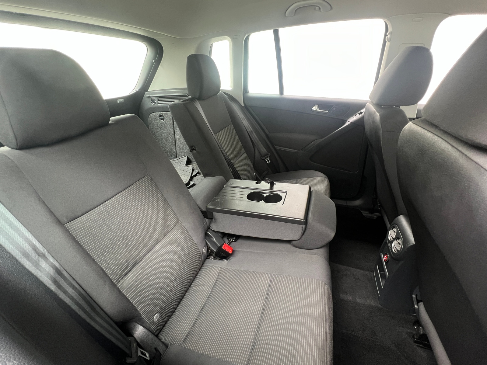 Thumbnail: 2013 Volkswagen Tiguan - 6