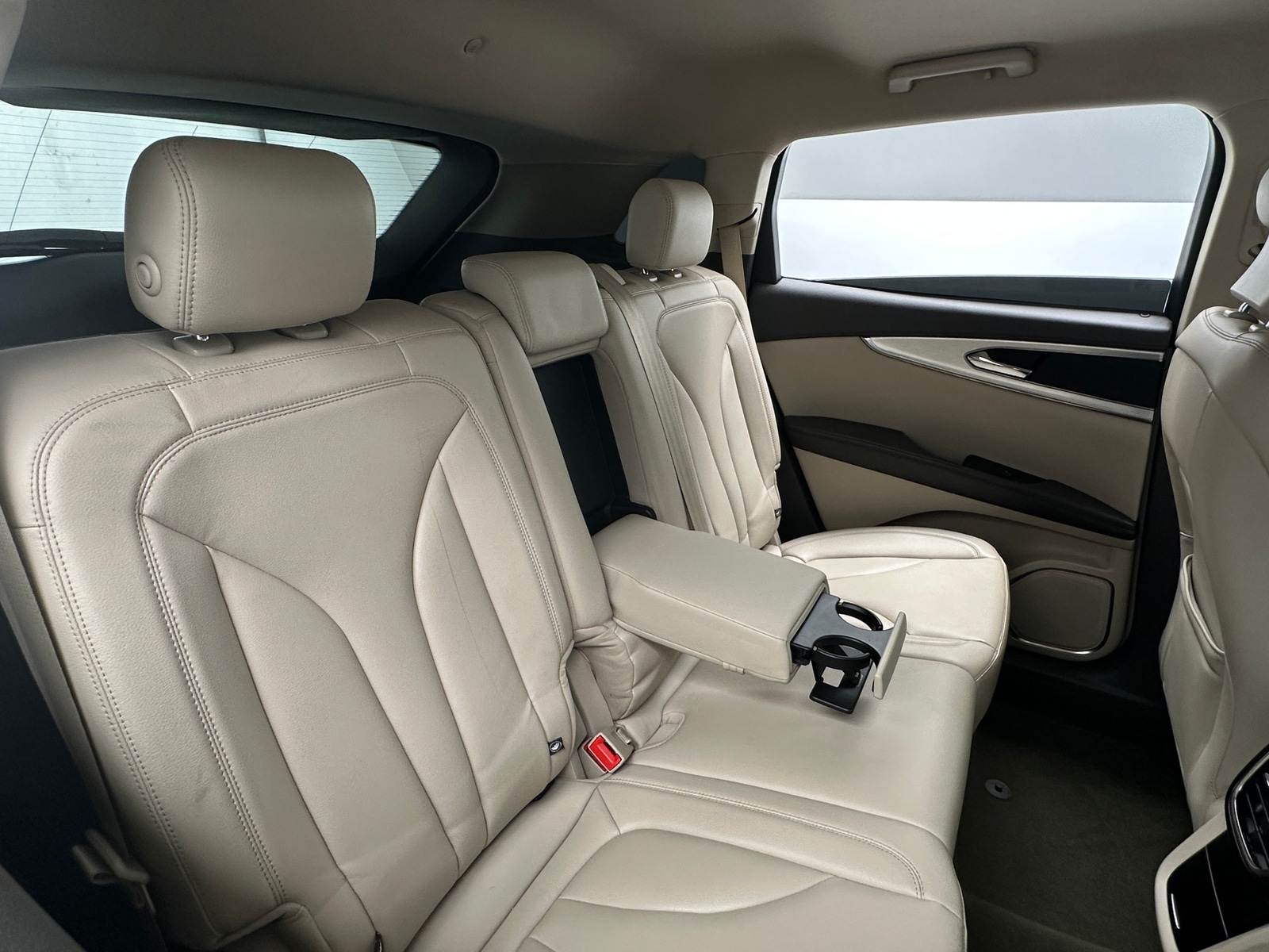 Thumbnail: 2019 Lincoln Nautilus - 5