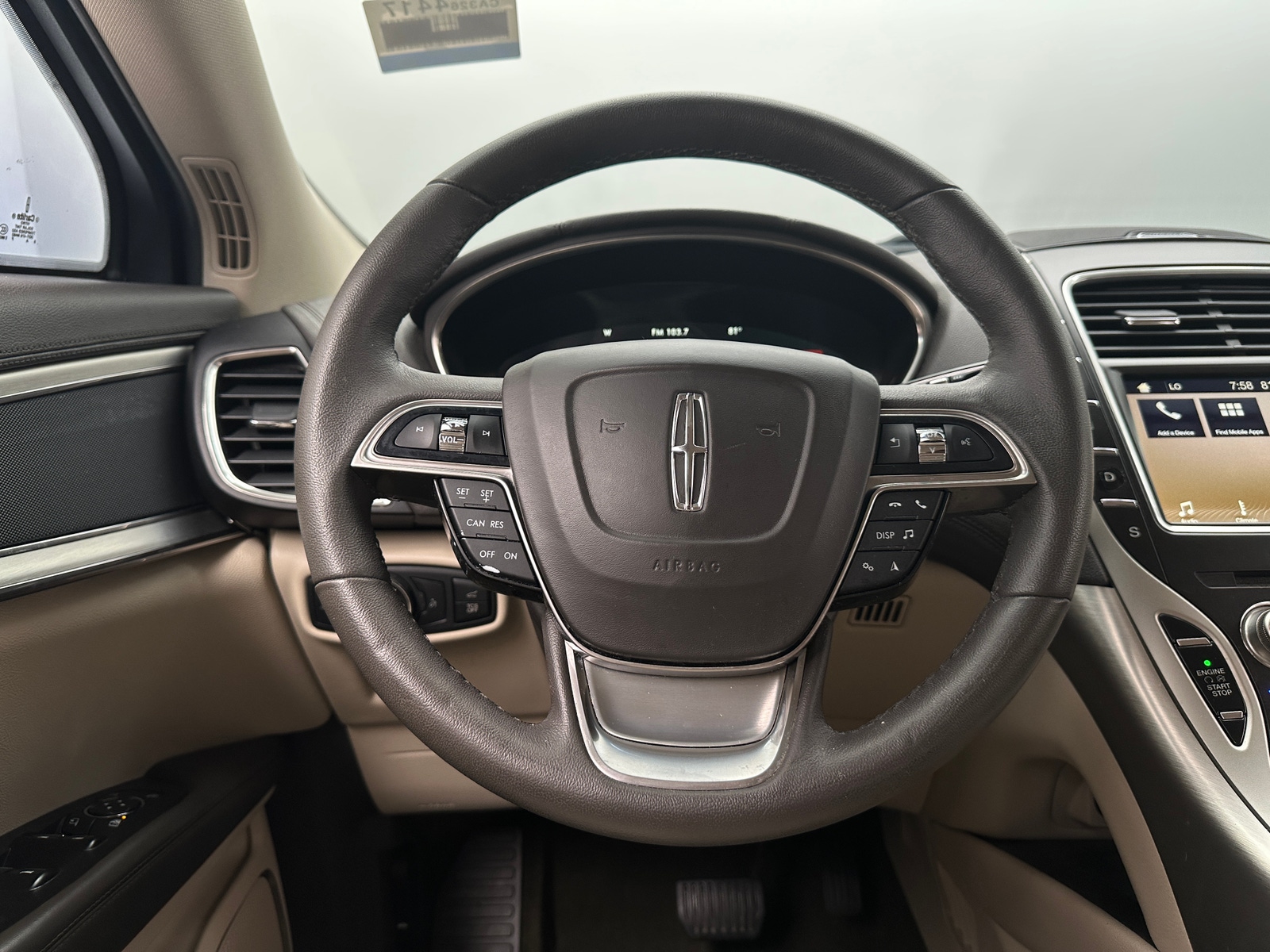 Thumbnail: 2019 Lincoln Nautilus - 4
