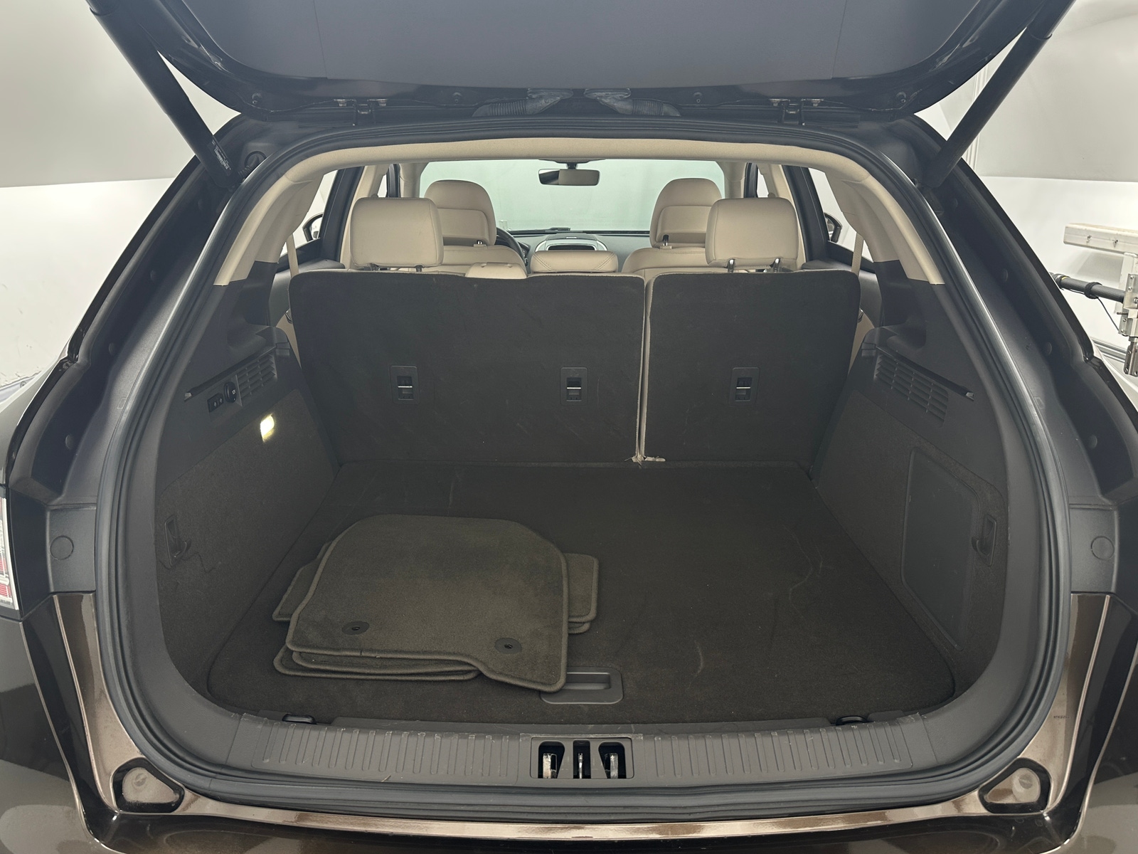 Thumbnail: 2019 Lincoln Nautilus - 6