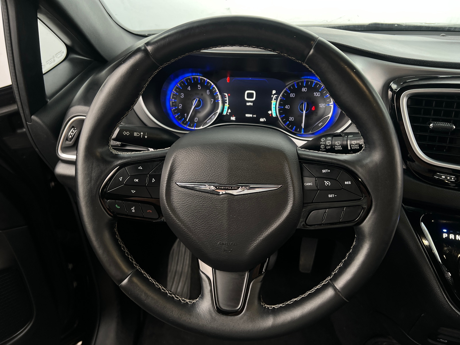 Thumbnail: 2018 Chrysler Pacifica - 4