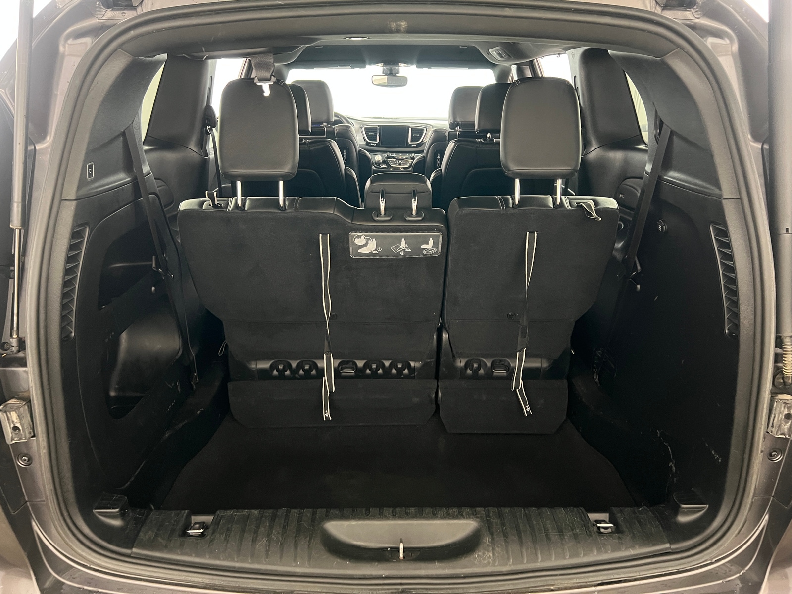 Thumbnail: 2018 Chrysler Pacifica - 6