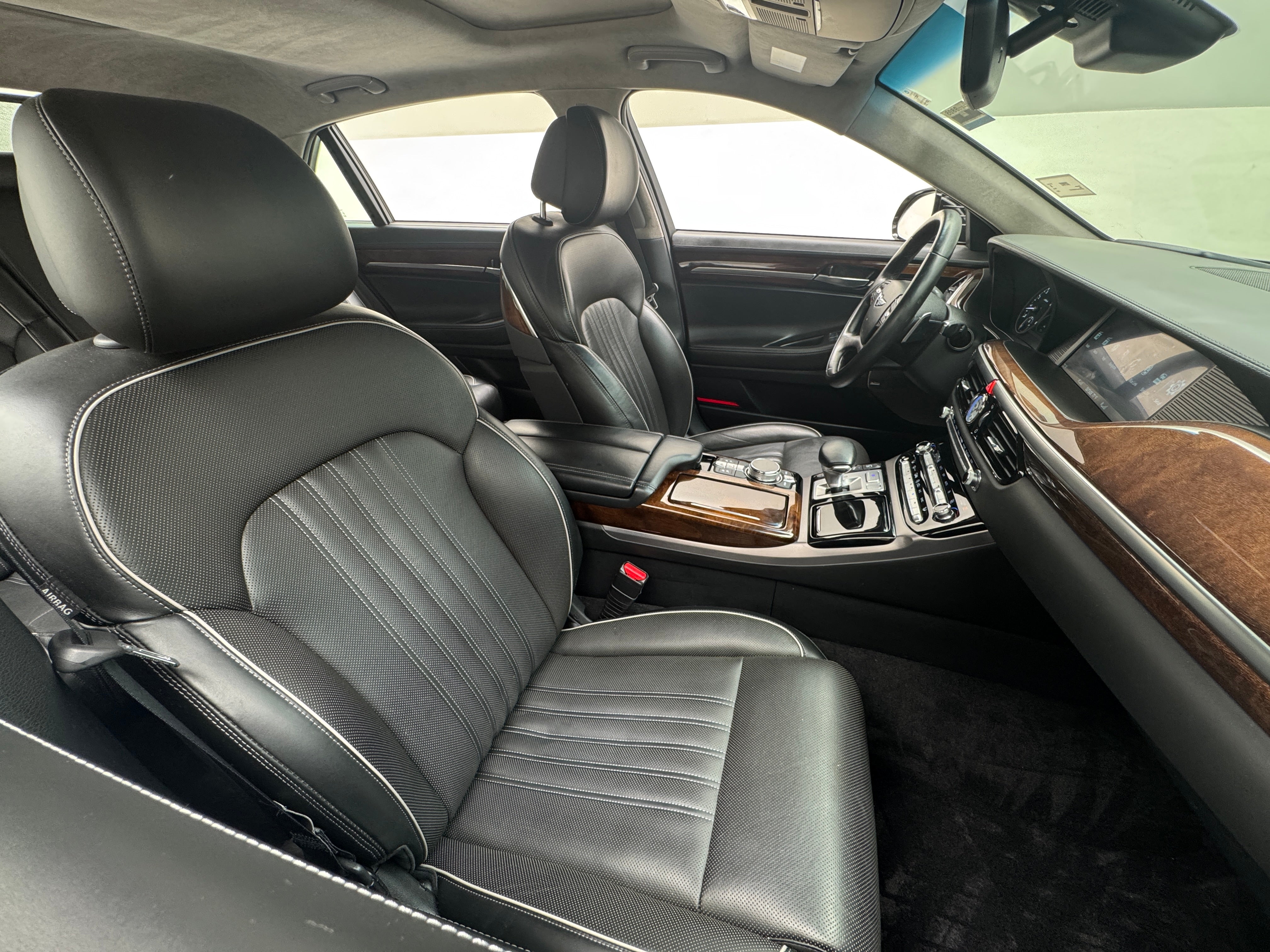 2017 GENESIS G90