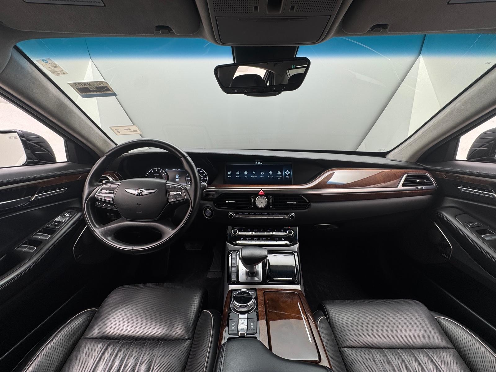 Thumbnail: 2017 Genesis G90 - 2
