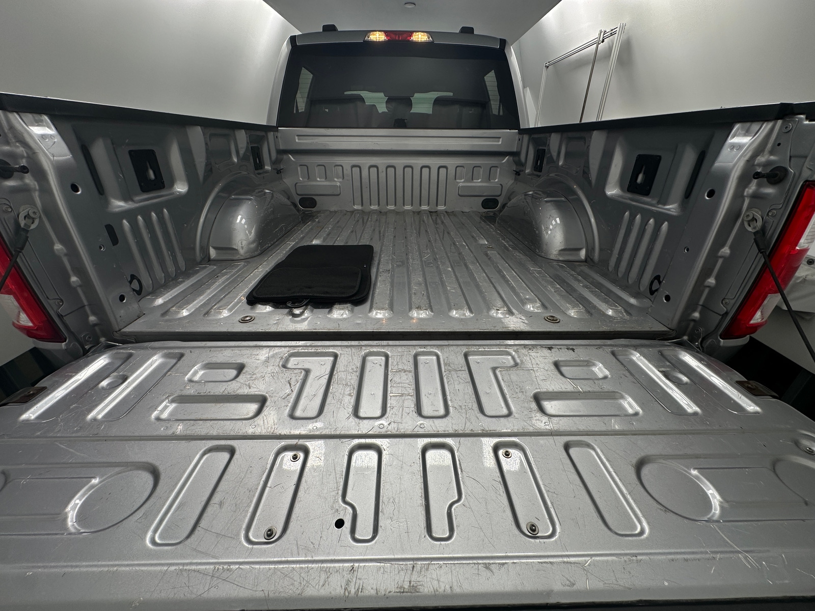 Thumbnail: 2021 Ford Econoline - 7
