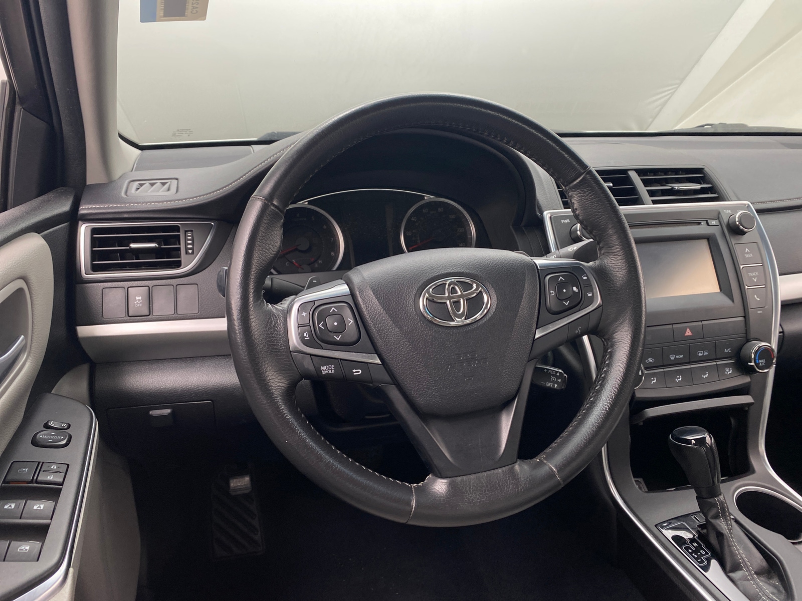 Thumbnail: 2017 Toyota Camry - 5