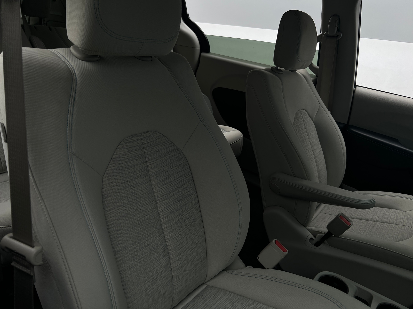 Thumbnail: 2018 Chrysler Pacifica - 2