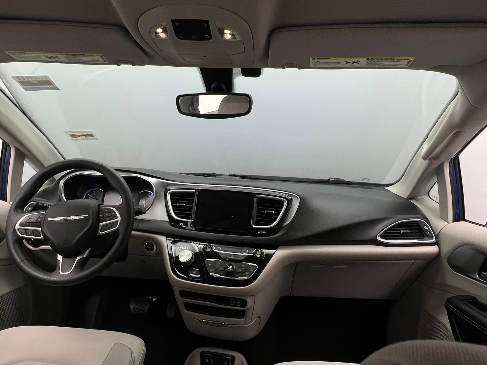 Thumbnail: 2018 Chrysler Pacifica - 3