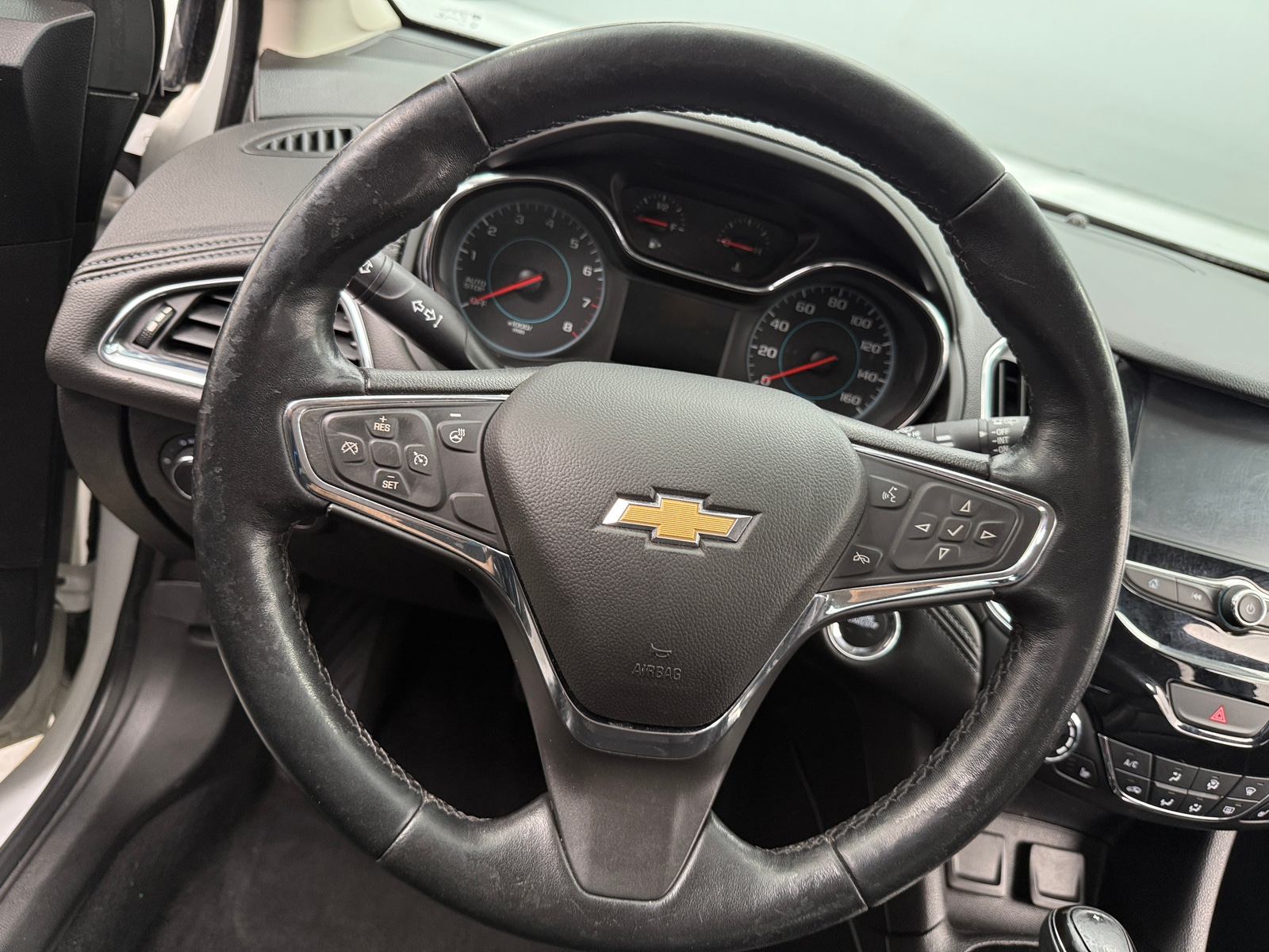 Thumbnail: 2018 Chevrolet Cruze - 4