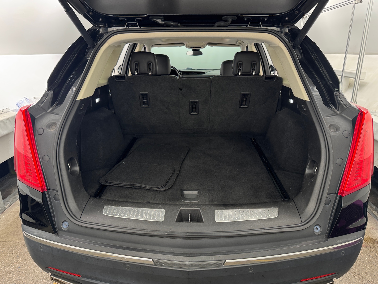 Thumbnail: 2019 Cadillac XT5 - 6