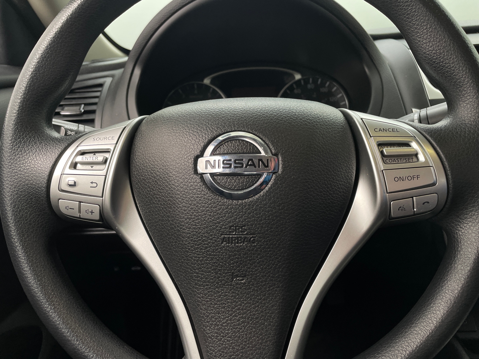 Thumbnail: 2017 Nissan Altima - 5