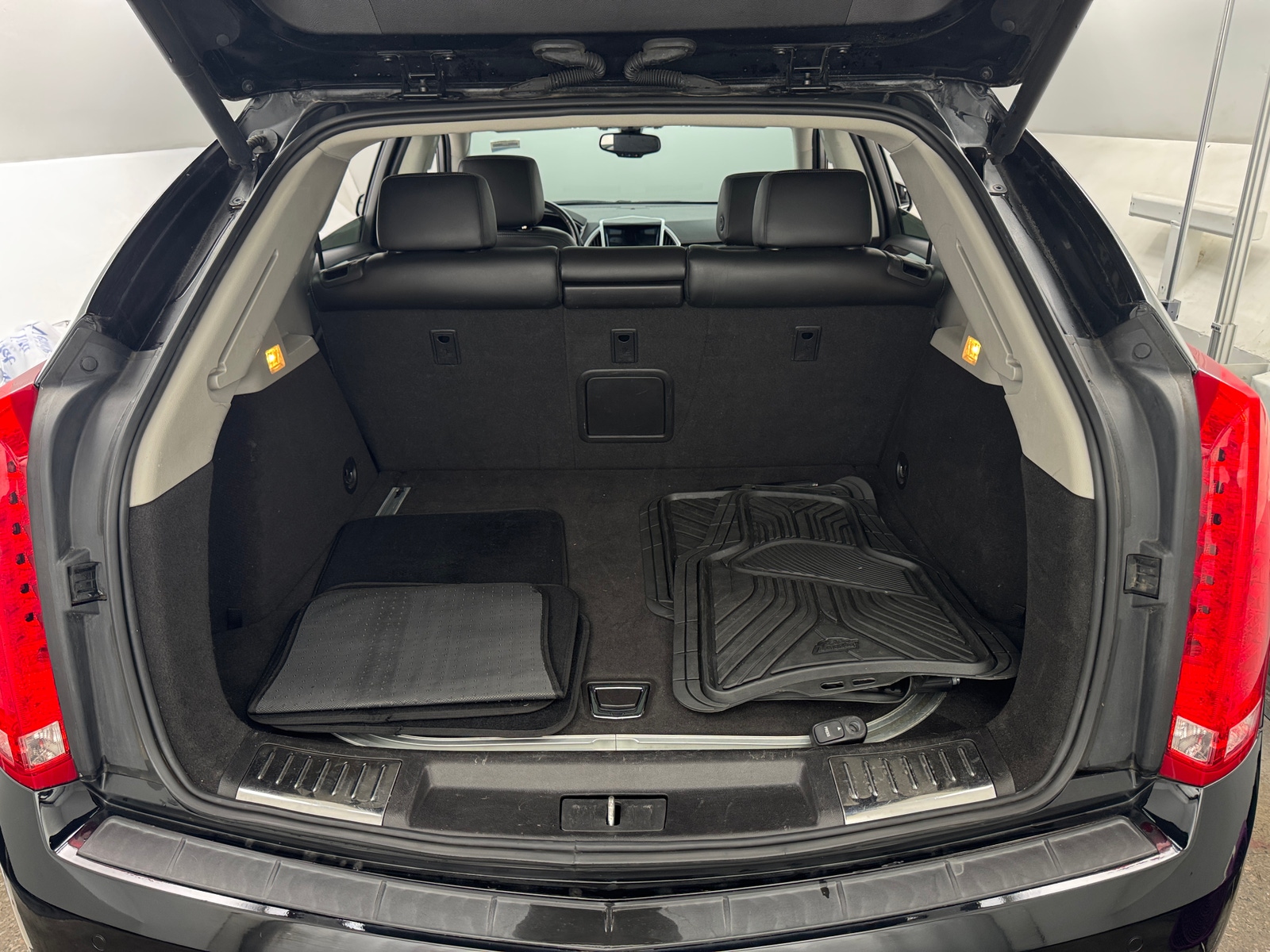 Thumbnail: 2016 Cadillac SRX - 6