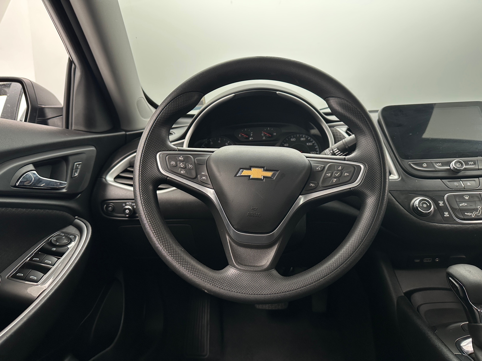 Thumbnail: 2023 Chevrolet Malibu - 5