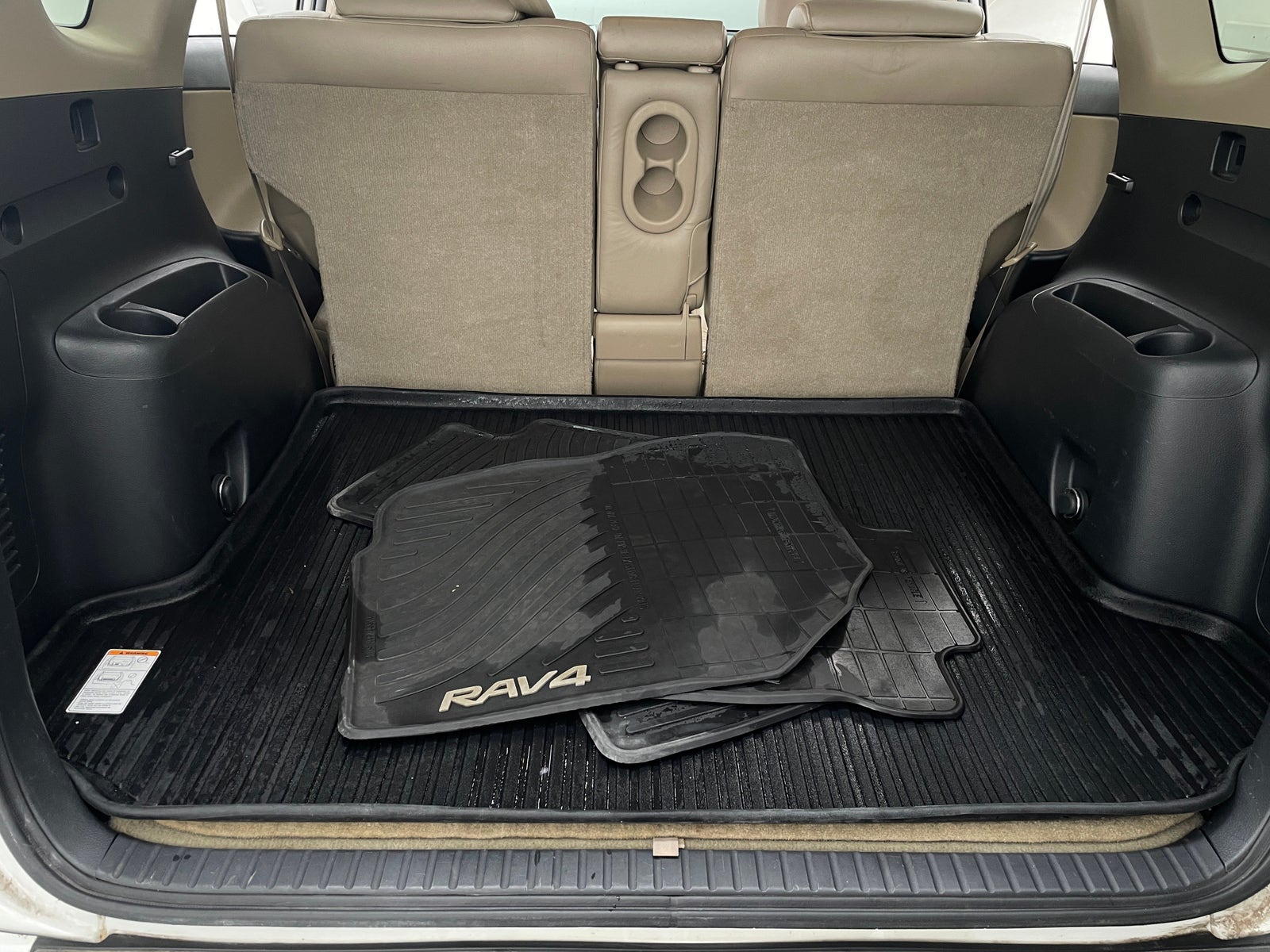 Thumbnail: 2011 Toyota RAV4 - 6