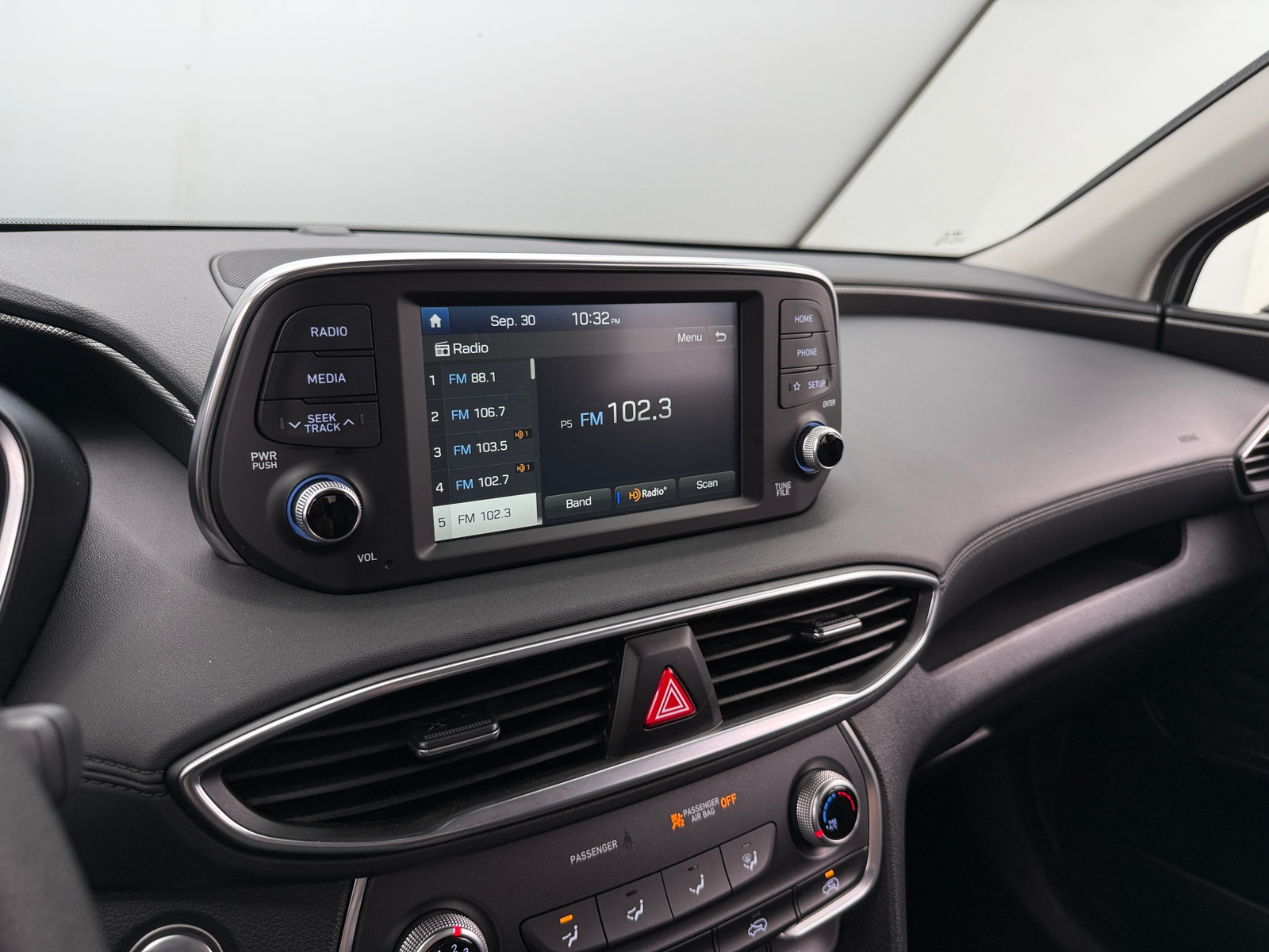 Thumbnail: 2019 Hyundai Santa Fe - 4
