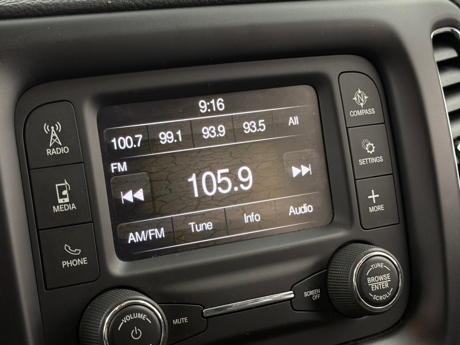 Thumbnail: 2018 Jeep Compass - 4