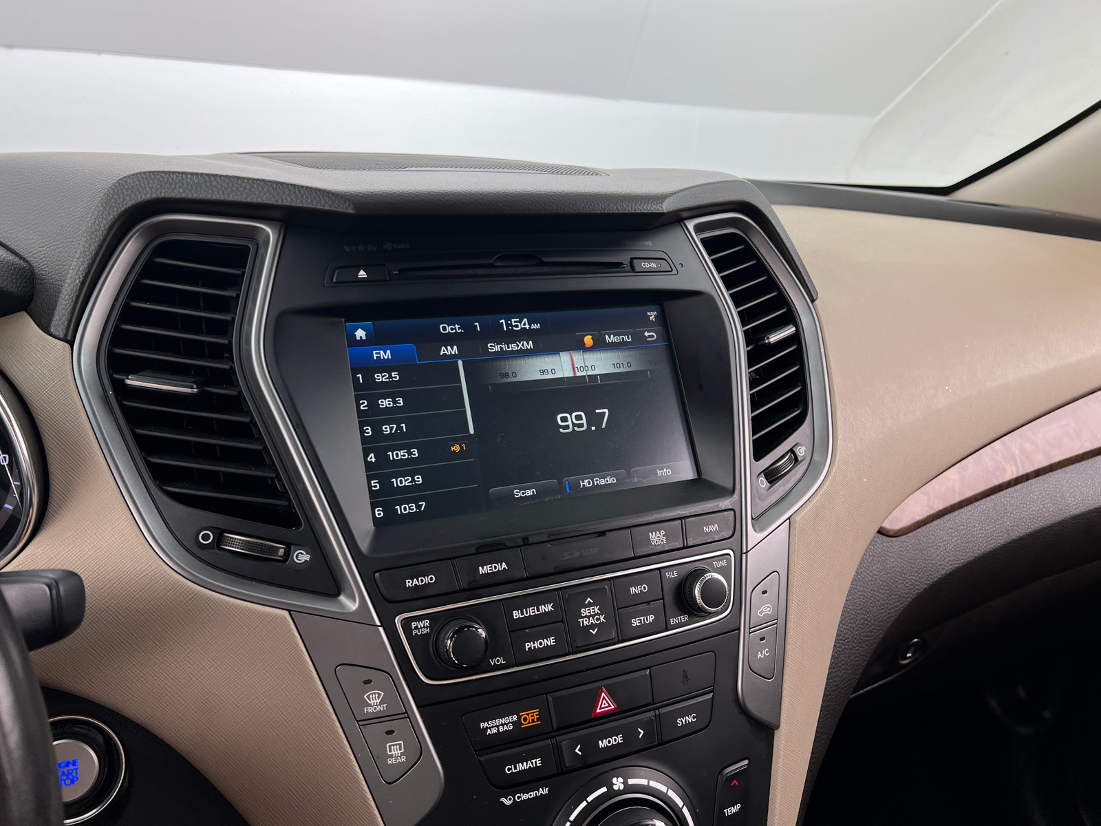 Thumbnail: 2018 Hyundai Santa Fe - 3