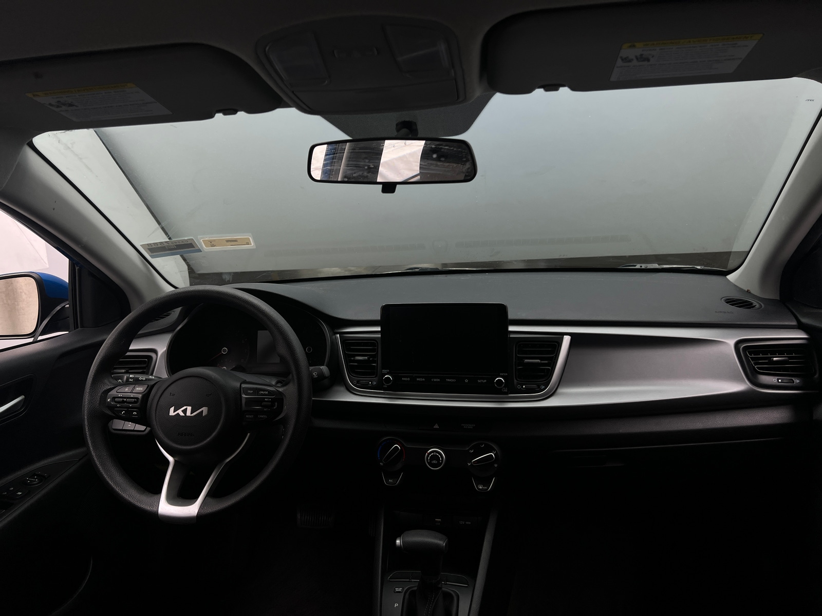 Thumbnail: 2022 Kia Rio - 3