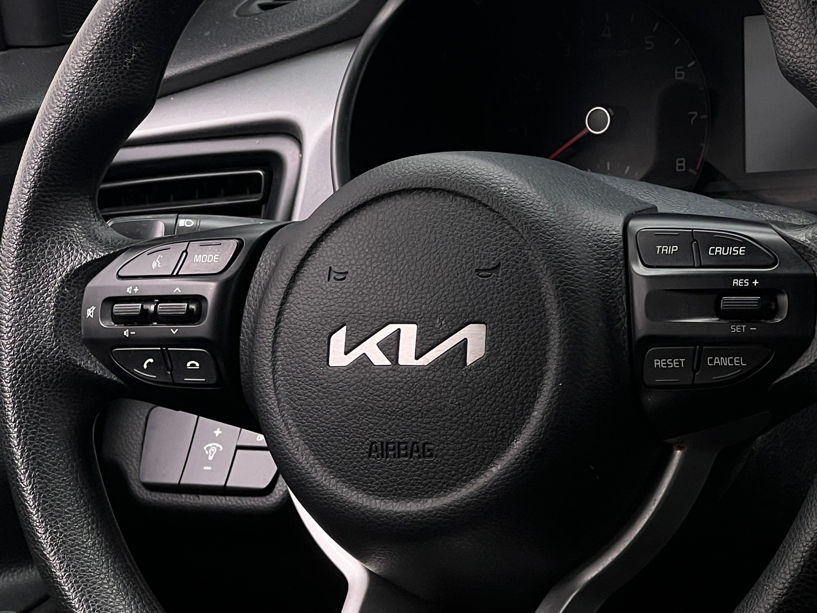 Thumbnail: 2022 Kia Rio - 5