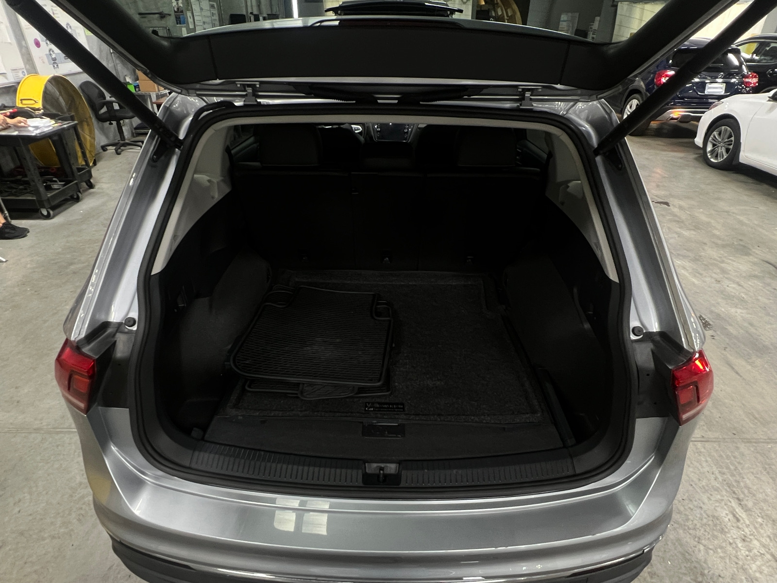 Thumbnail: 2024 Volkswagen Tiguan - 6