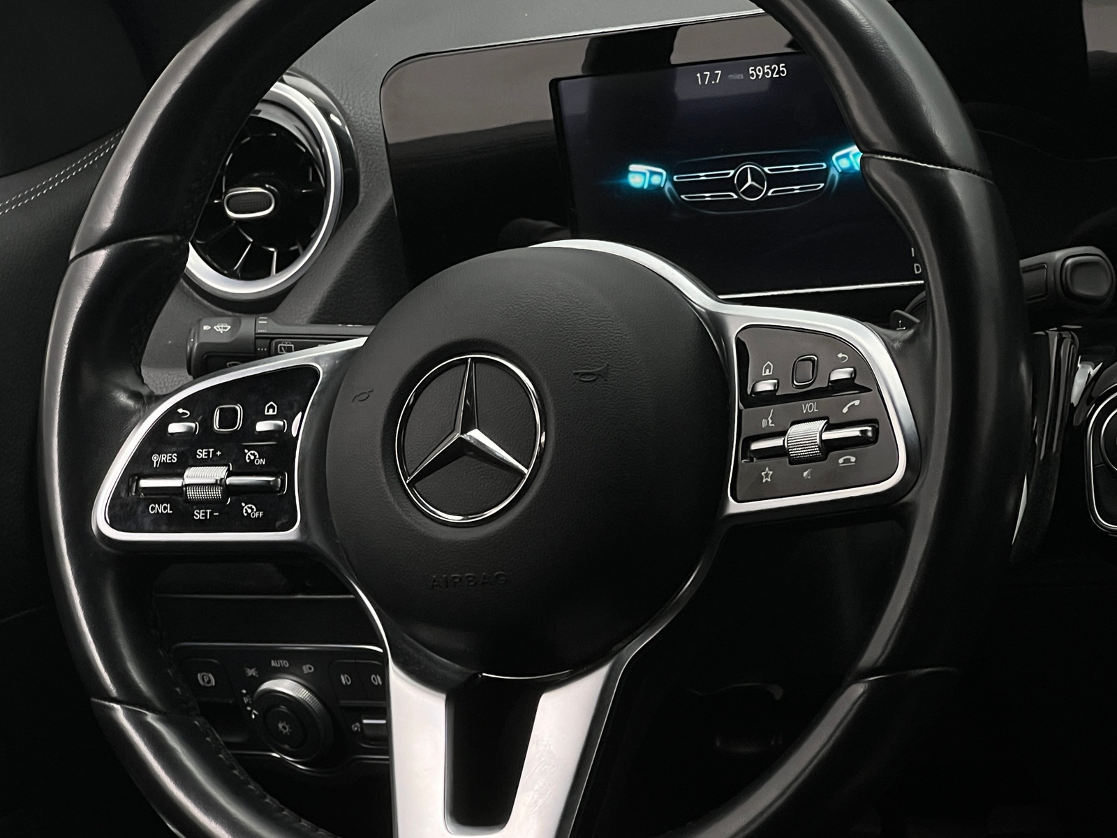 Thumbnail: 2023 Mercedes-Benz GLA - 4