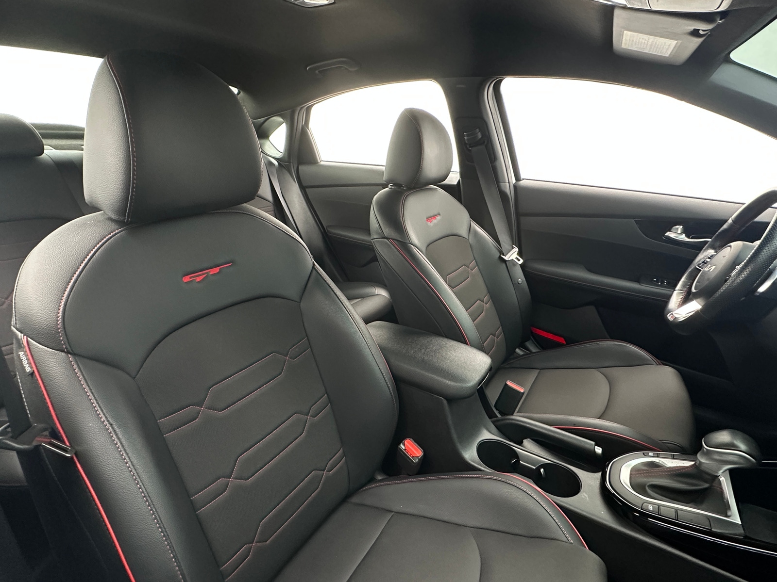 Thumbnail: 2022 Kia Forte - 2