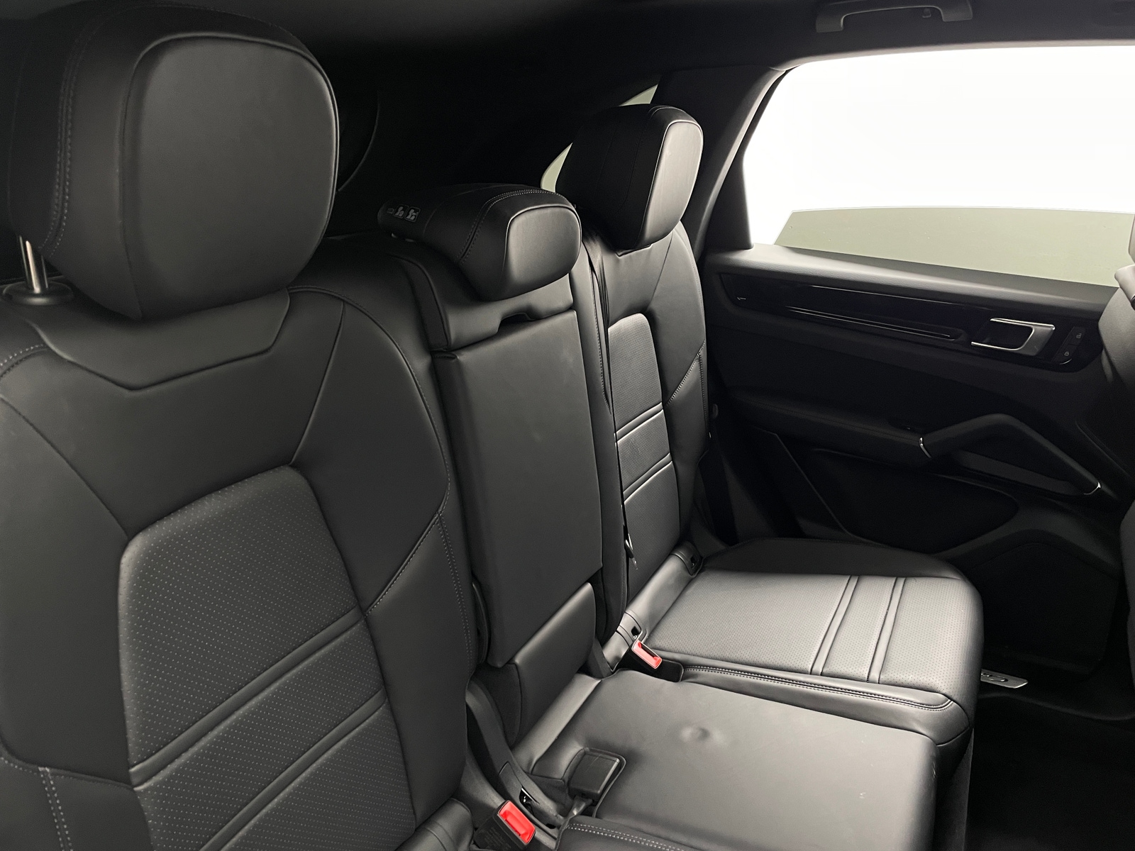 Thumbnail: 2023 Porsche Cayenne - 5