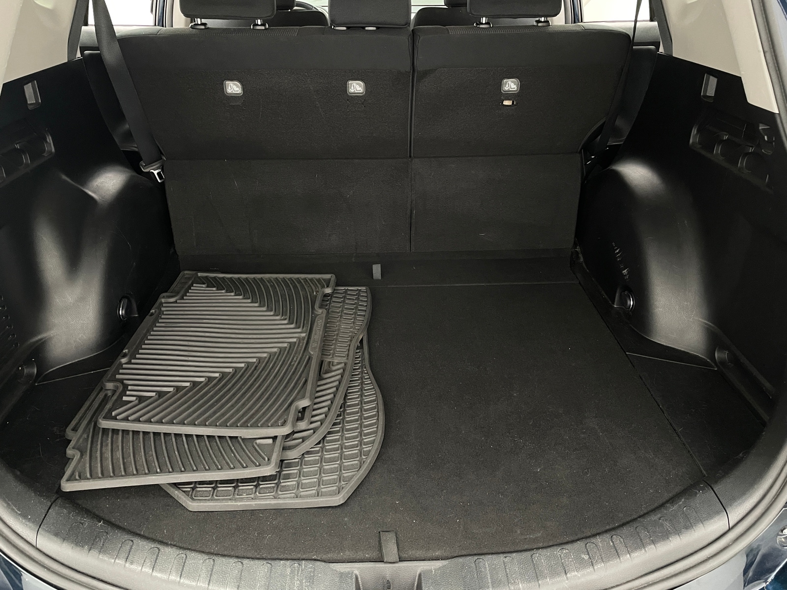 Thumbnail: 2017 Toyota RAV4 - 7