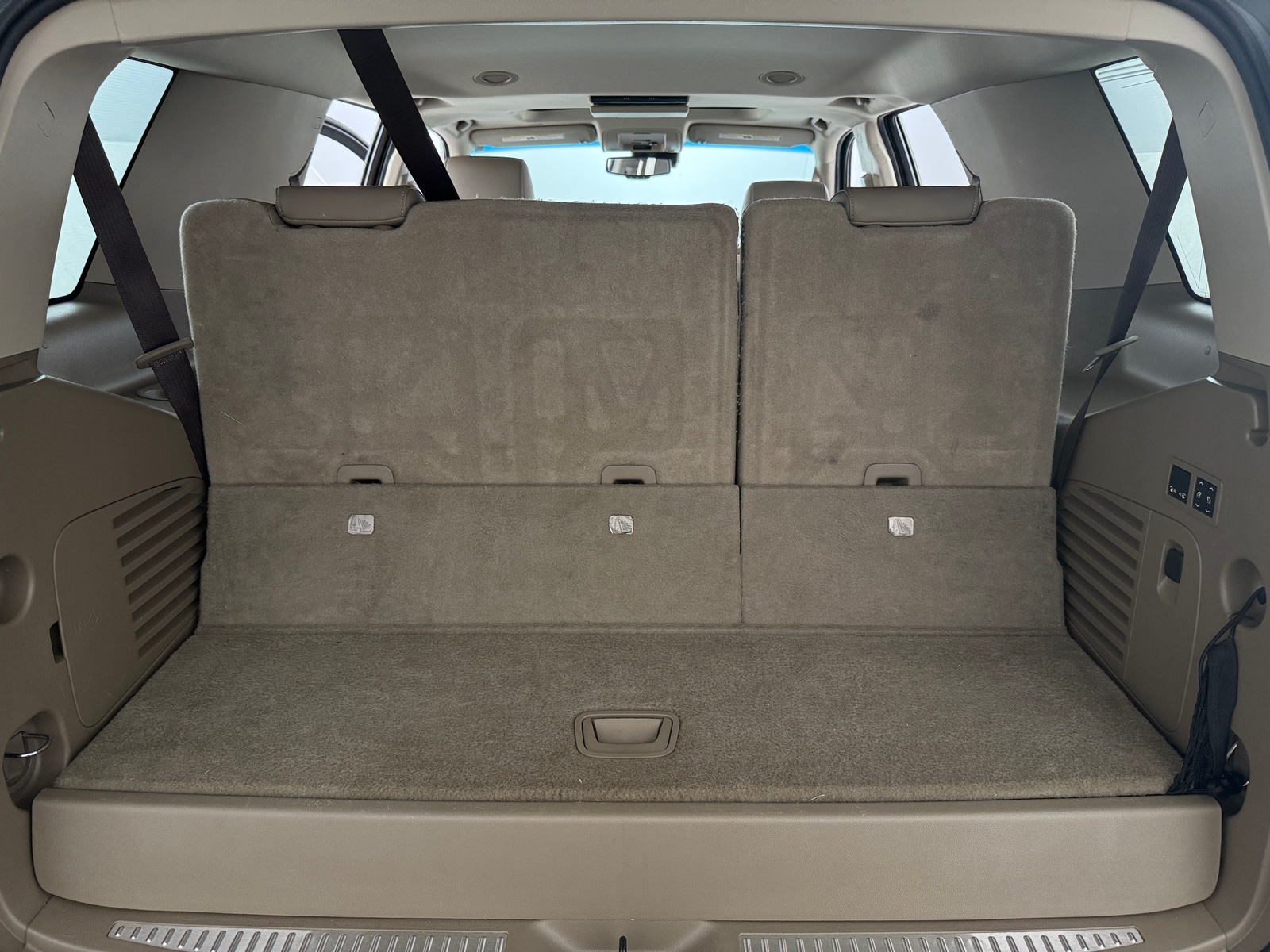 Thumbnail: 2017 Chevrolet Tahoe - 6