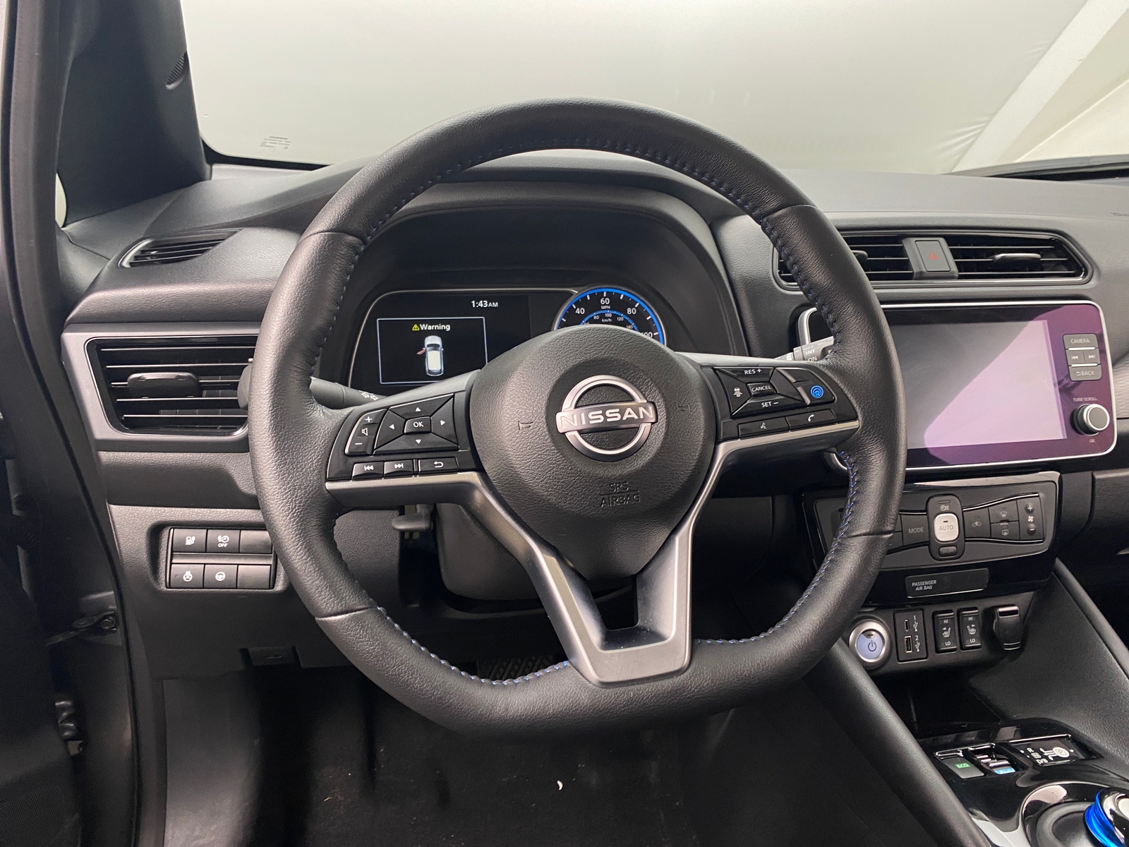 Thumbnail: 2023 Nissan Leaf - 5