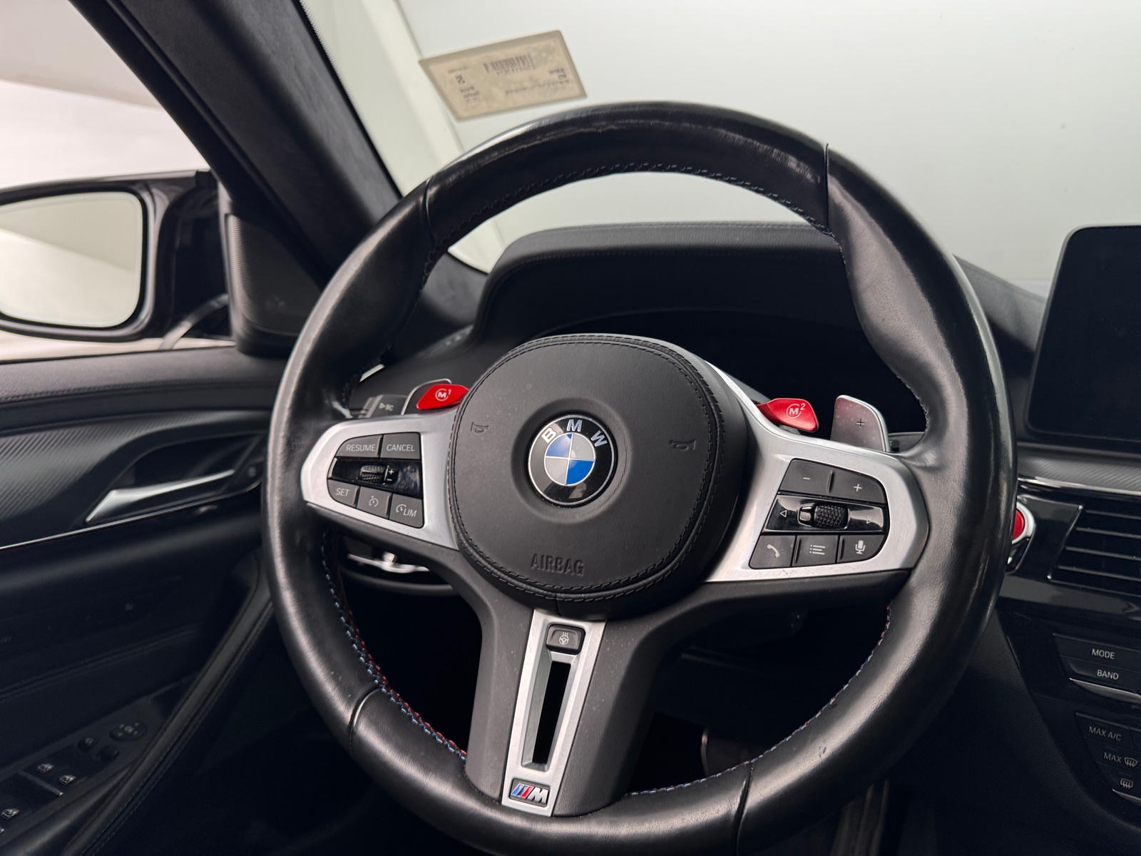 Thumbnail: 2023 BMW M5 - 4
