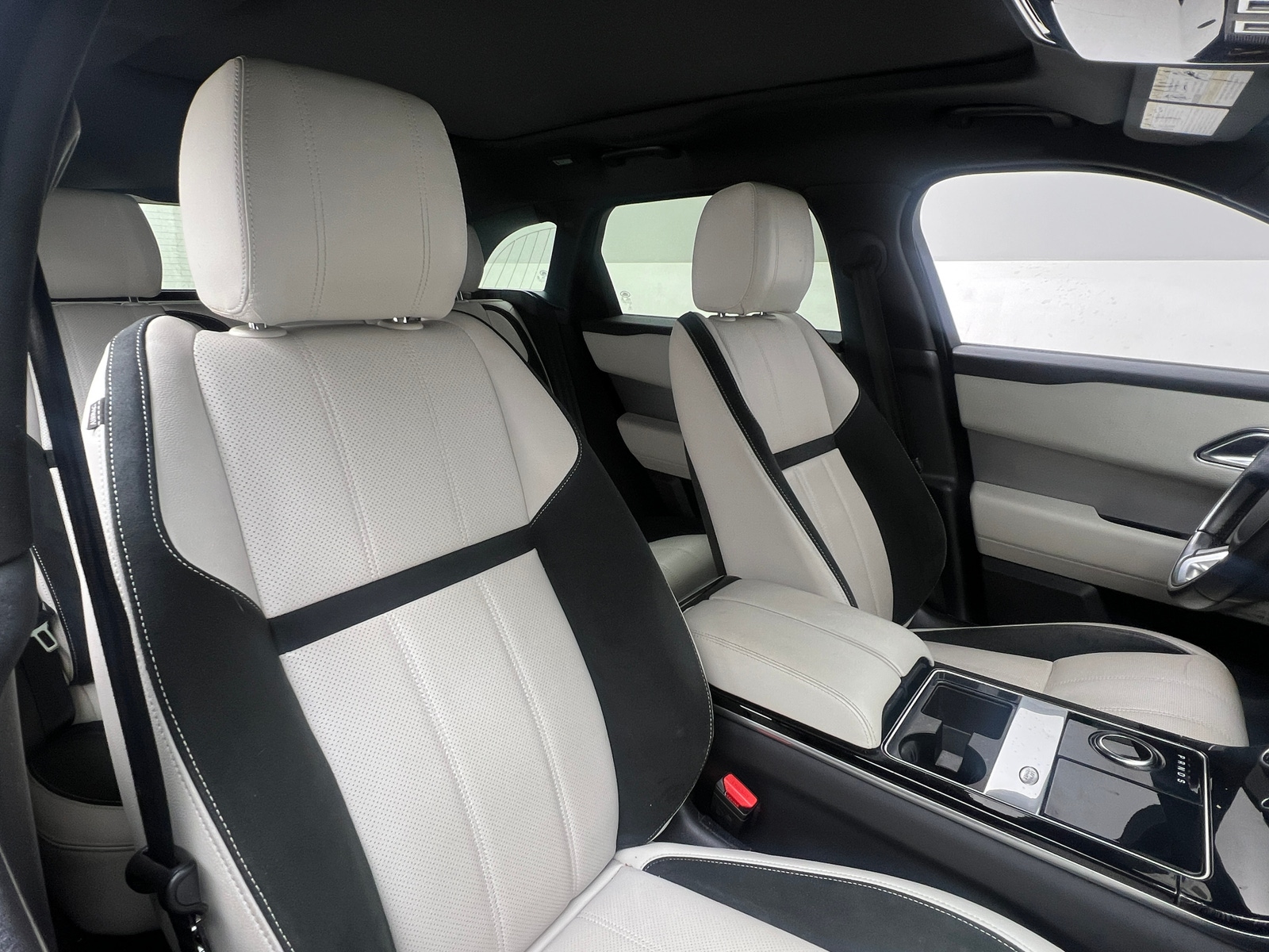 Thumbnail: 2020 Land Rover Range Rover Velar - 2