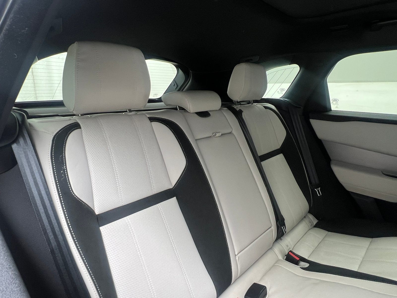 Thumbnail: 2020 Land Rover Range Rover Velar - 6