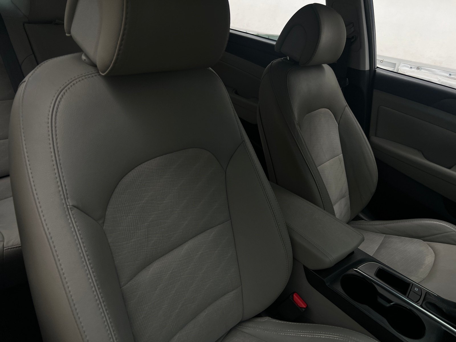 Thumbnail: 2016 Hyundai Sonata - 2