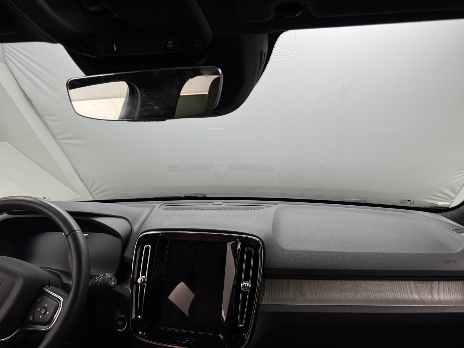 Thumbnail: 2021 Volvo XC40 - 2