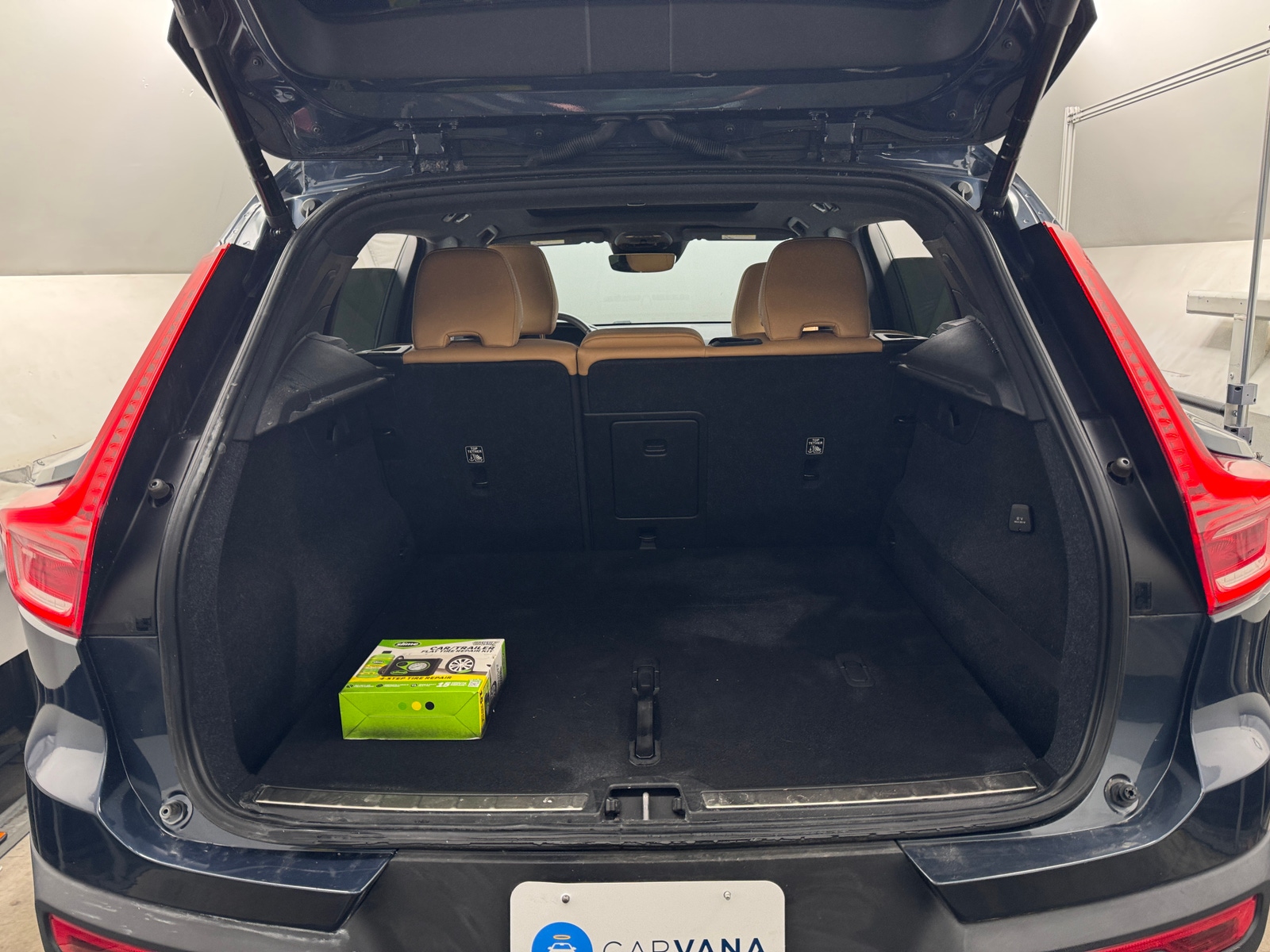 Thumbnail: 2021 Volvo XC40 - 6