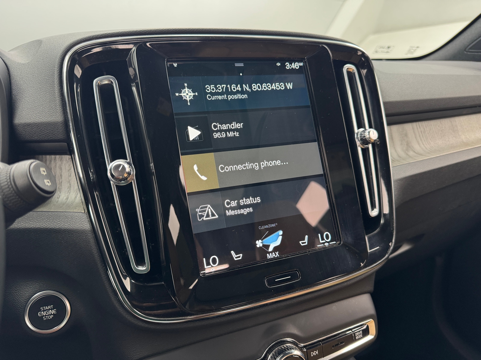 Thumbnail: 2021 Volvo XC40 - 3
