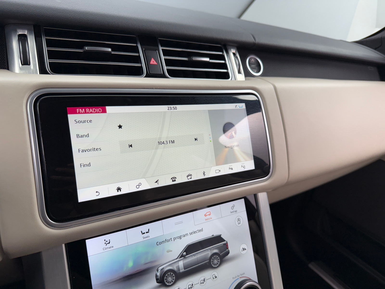 Thumbnail: 2020 Land Rover Range Rover - 3