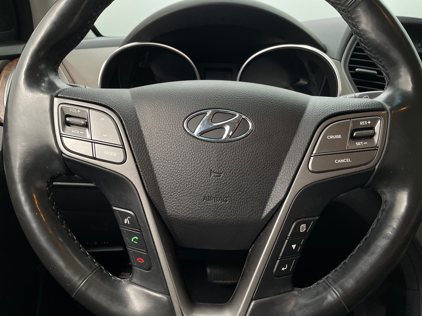 Thumbnail: 2018 Hyundai Santa Fe - 4
