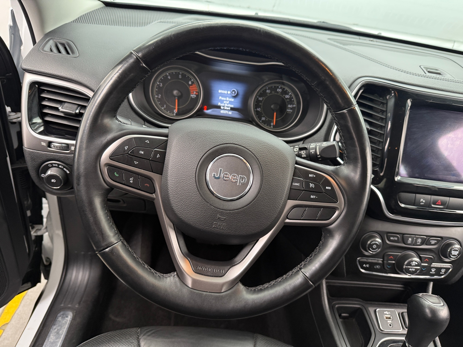 Thumbnail: 2019 Jeep Cherokee - 4