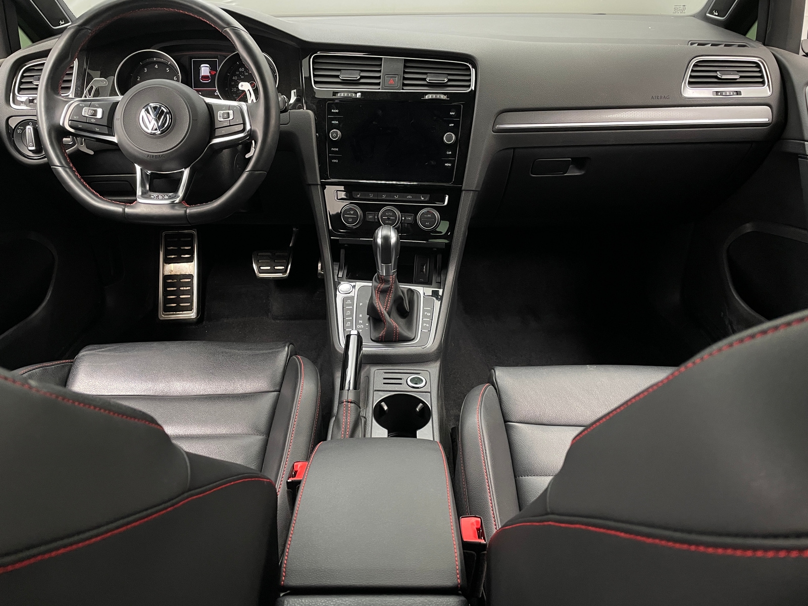 Thumbnail: 2019 Volkswagen Golf - 2