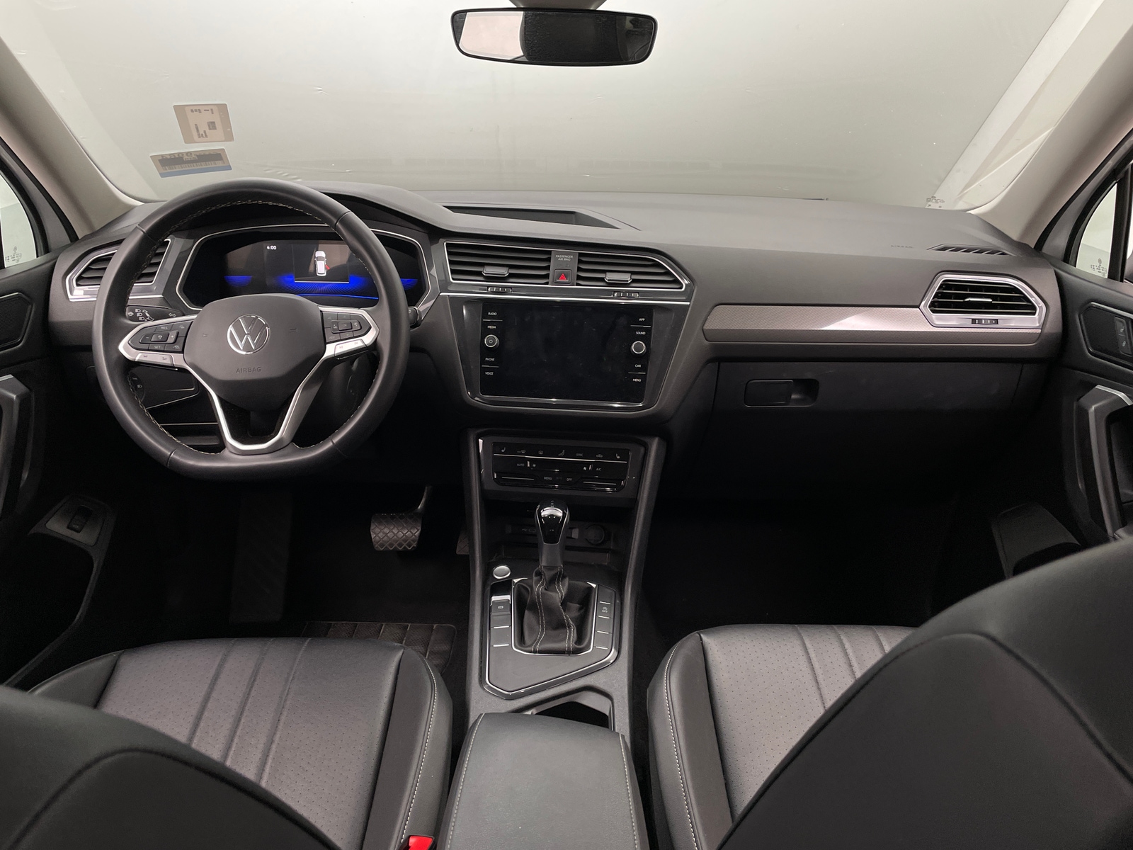 Thumbnail: 2024 Volkswagen Tiguan - 2