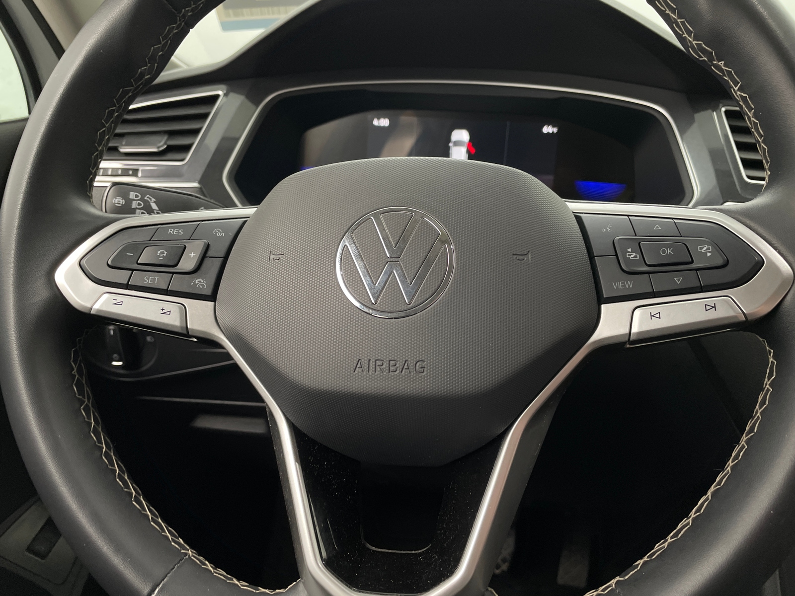 Thumbnail: 2024 Volkswagen Tiguan - 4