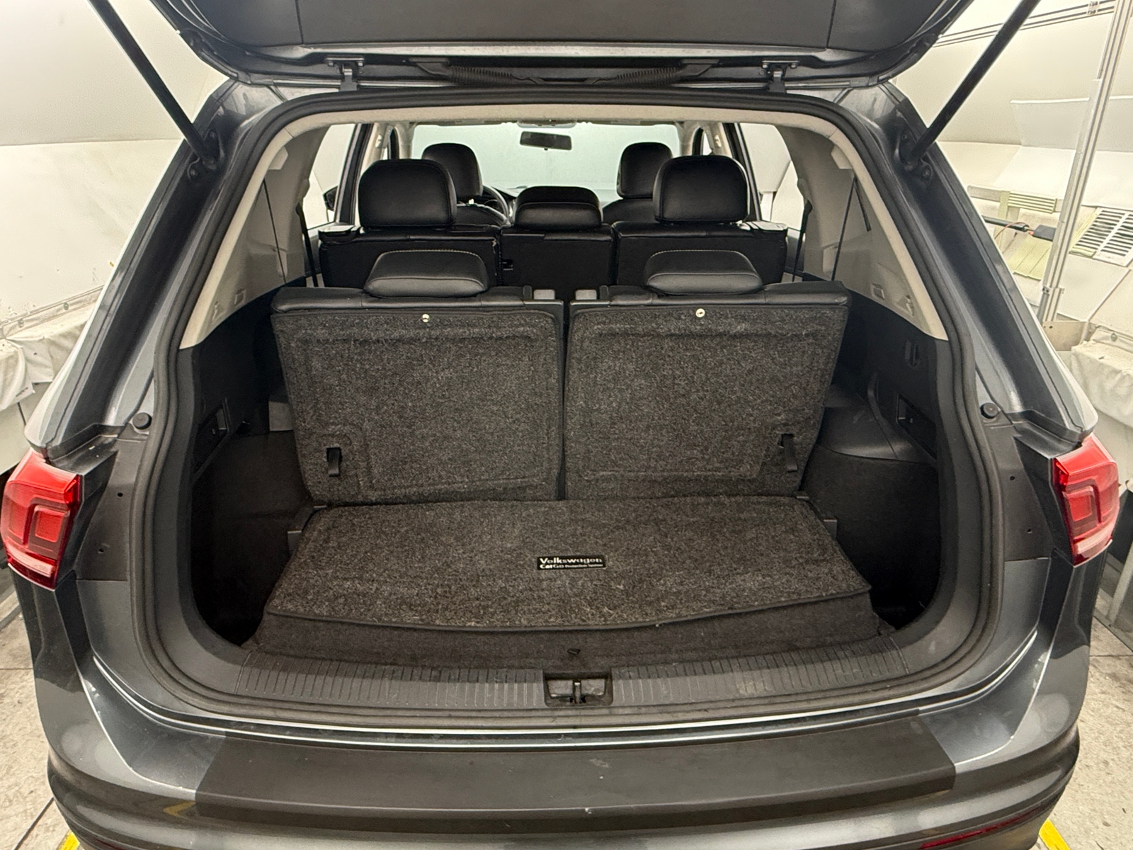 Thumbnail: 2021 Volkswagen Tiguan - 7
